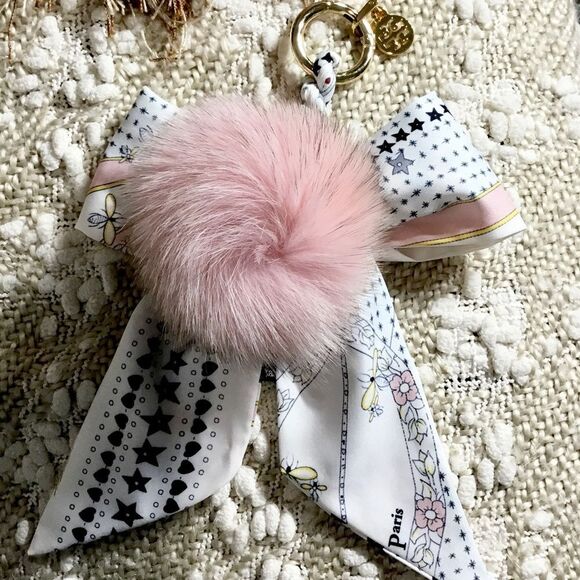 TORY BURCH KEY RING FOX FUR SILKY BOW - Picture 3 of 5